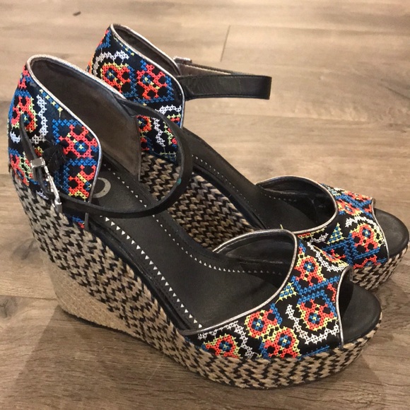 Sam Edelman Shoes - Circus by Sam Edelman wedge Sandal sz 7.5M